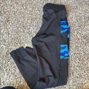 Size Medium pop fit Capri yoga pants